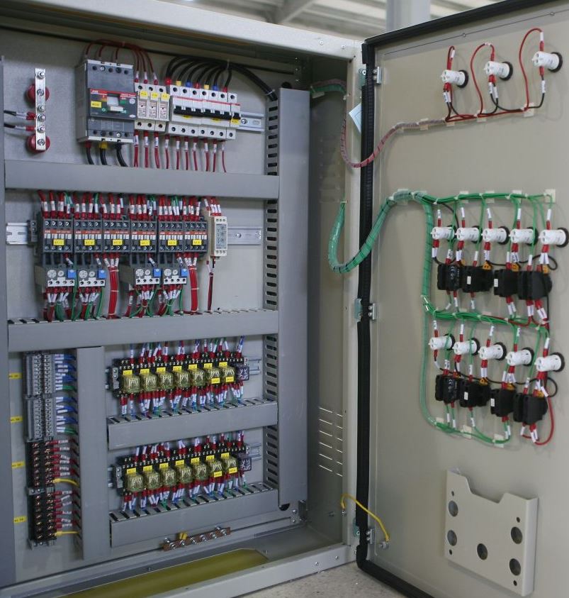 Montagem de Painéis Elétricos